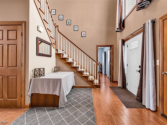 3rd image of 3401 Whitetail Dr W