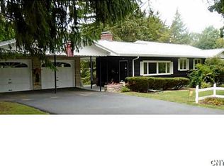 4943 Long Acre Dr, Syracuse, NY 13215