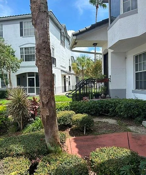 725 SW 148th Ave #503 — Photo 16