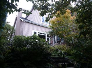 1903 32nd Ave S, Seattle, WA 98144
