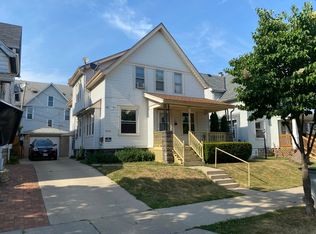 2926 W Rogers St, Milwaukee, WI 53215