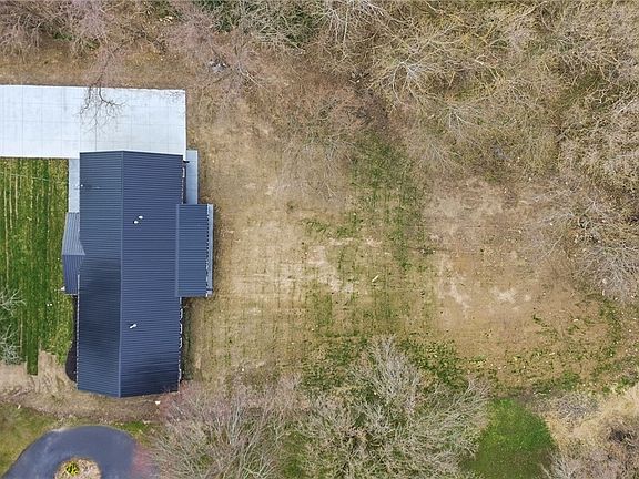 5th image of 1192 Quaker Rd