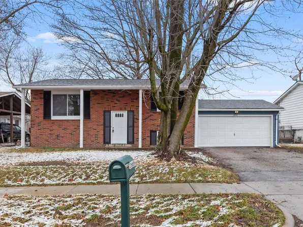 2665 McKelvey Rd, Maryland Heights, MO 63043