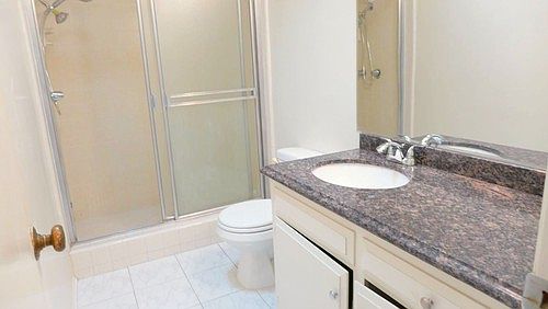 2nd image of 914 California Ave APT D