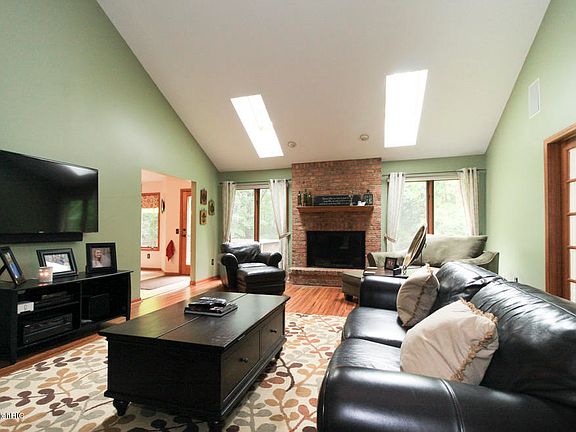 4th image of 5574 Saddle Club Dr