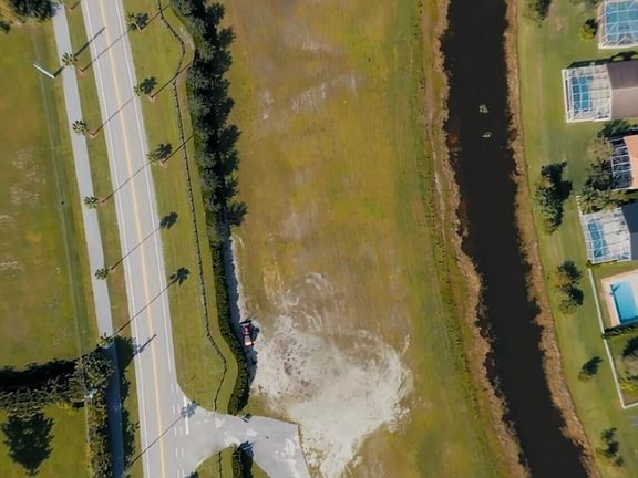 4th image of 2500 Aero Club Drive