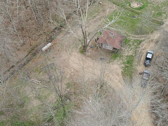 3rd image of 899 Morning Glory Rd