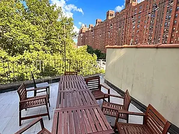 248 Tenth Avenue image 1 of 16