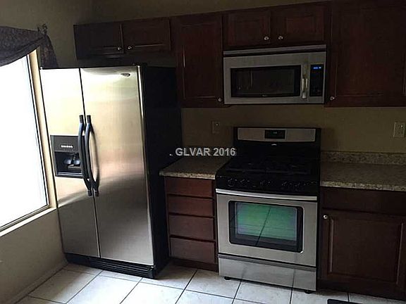 4th image of 2440 Desert Butte Dr