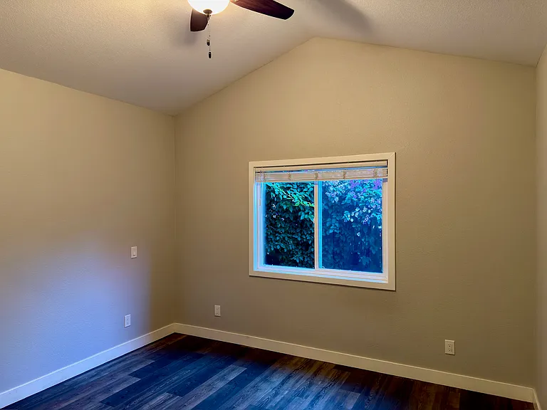 237 Earl Ave — Photo 12