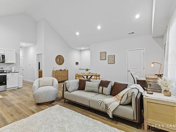 2nd image of 2211 Lexington Ave #B