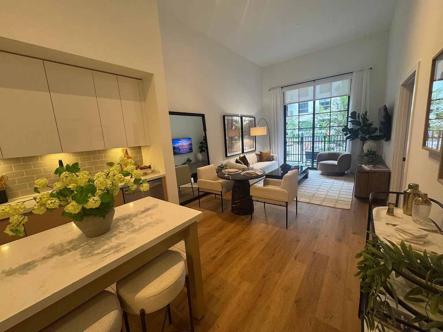 1 bed, 792 sqft, $2,499 — Photo 4