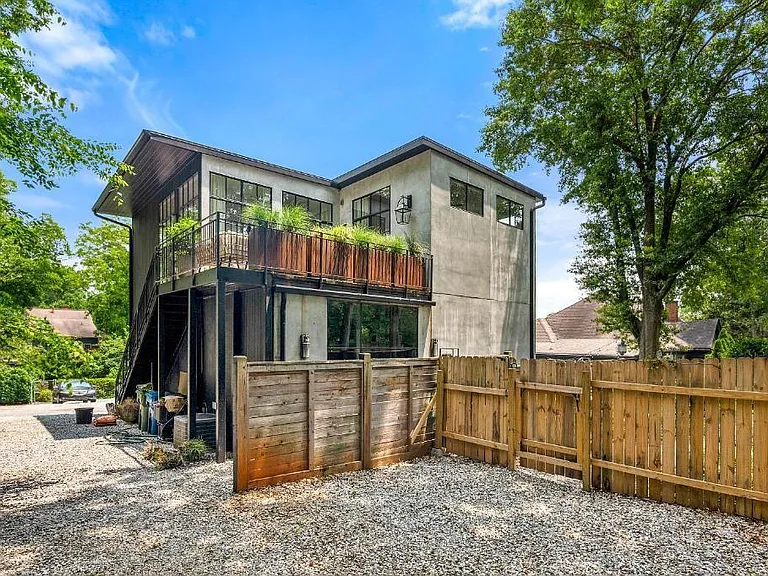 1008 Albion Ave NE — Photo 11