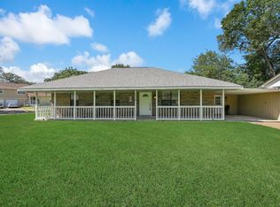 318 Four Oaks St, Richwood, TX 77531