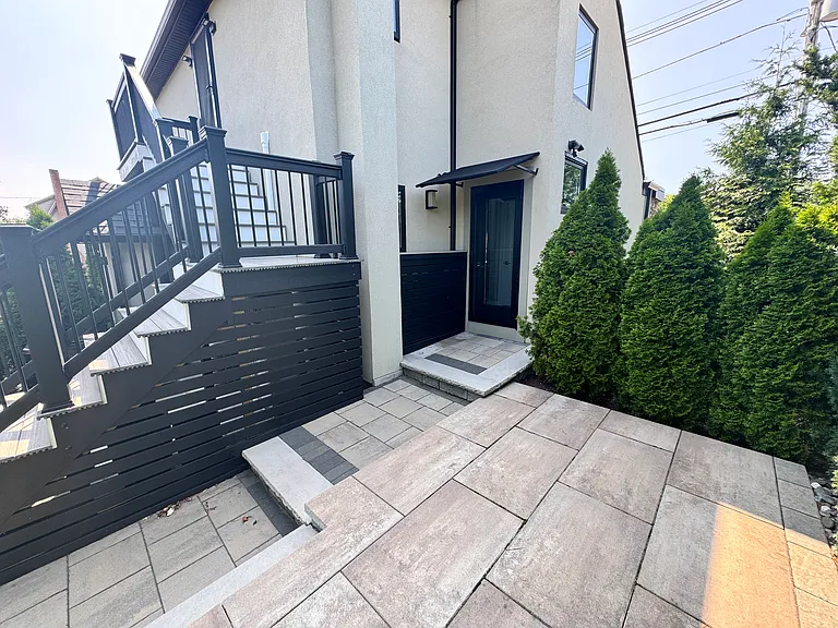 850 Main St #1 — Photo 6