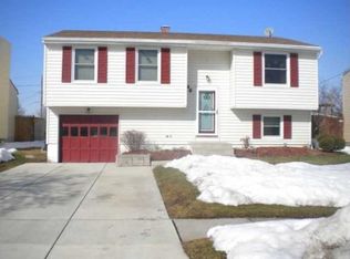 46 Lucerne Ct, Cheektowaga, NY 14227