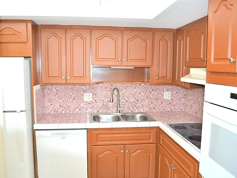 4209 NE 21st Ave #2 — Photo 7