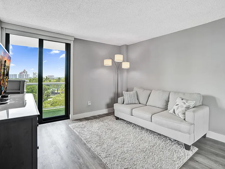 3701 N Country Club Dr #605 — Photo 9