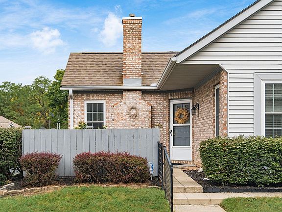 2nd image of 297 Villa Oaks Ln