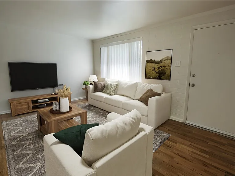 1452 S 300 E — Photo 2