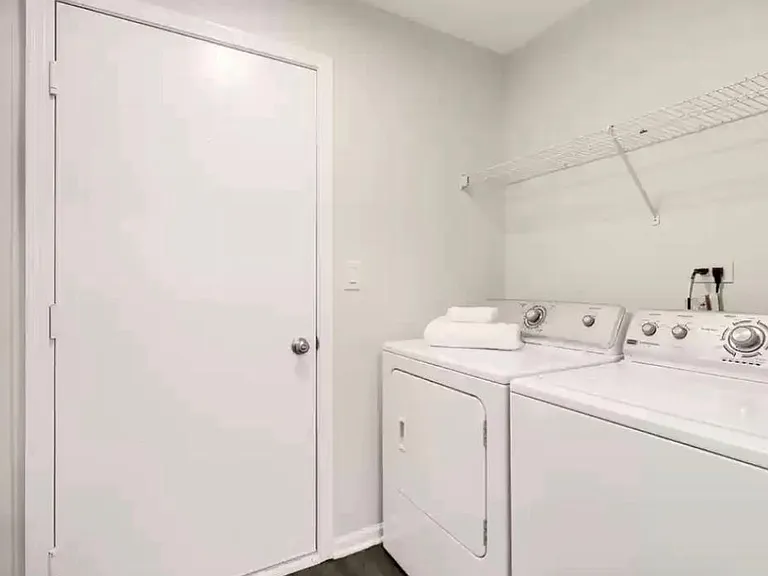 2905 Stockton Ct — Photo 4