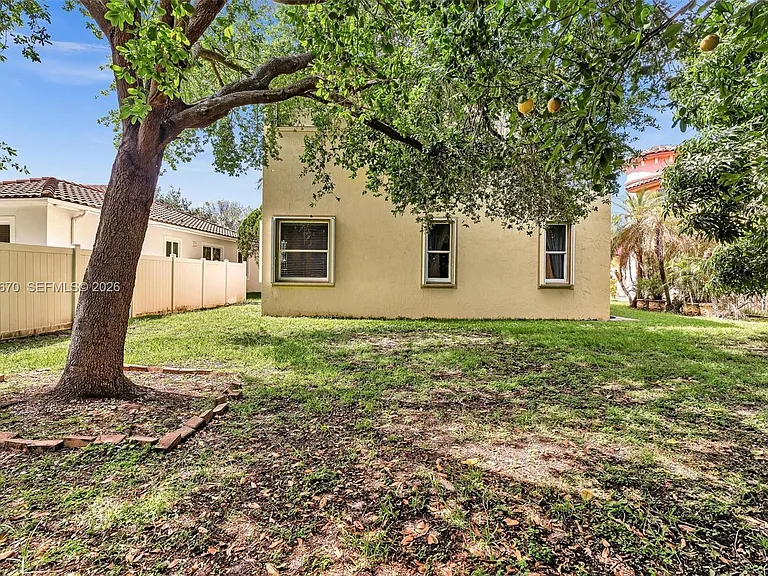 14044 SW 54th St — Photo 10