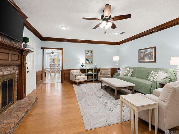 5th image of 2103 Aspenwood Dr