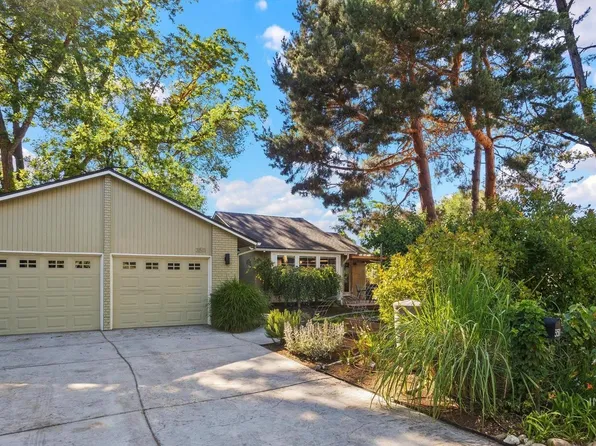 3511 N Barberry Dr, Boise, ID 83703