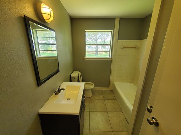 4th image of 4217 Heath Dr