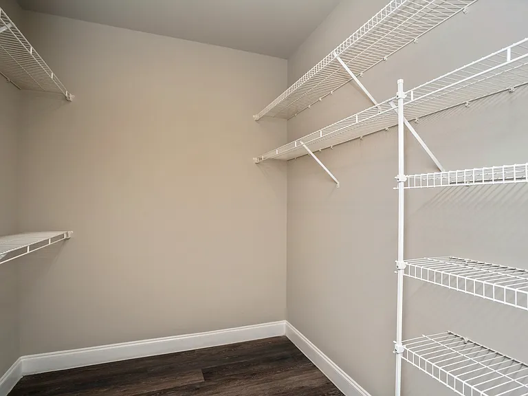 Riverwalk Apartments — Photo 12