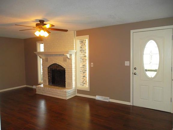 3rd image of 833 N 84th St