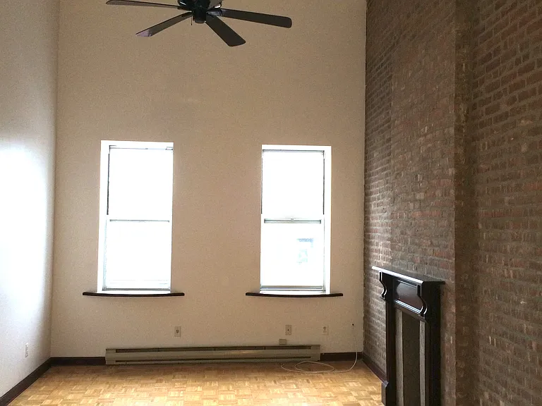751 Manhattan Ave #2R — Photo 7