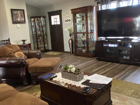5th image of 1591 Grasslands Dr