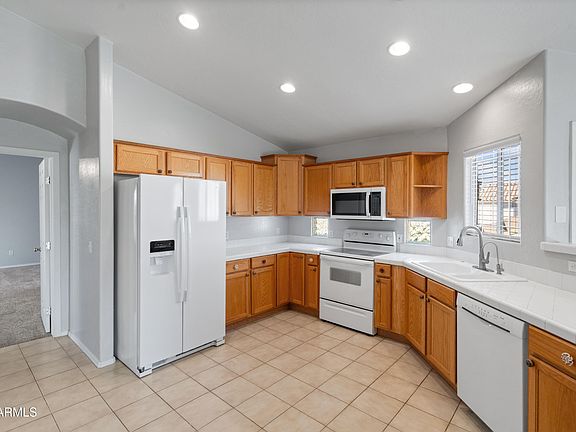 3rd image of 9750 N MONTEREY Drive #32