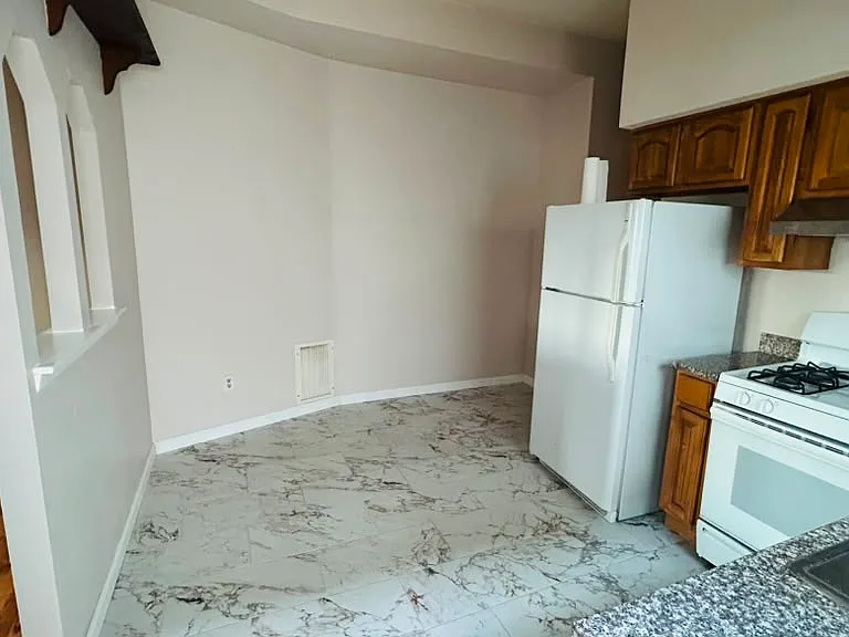 379 Woolley Ave #1 — Photo 8