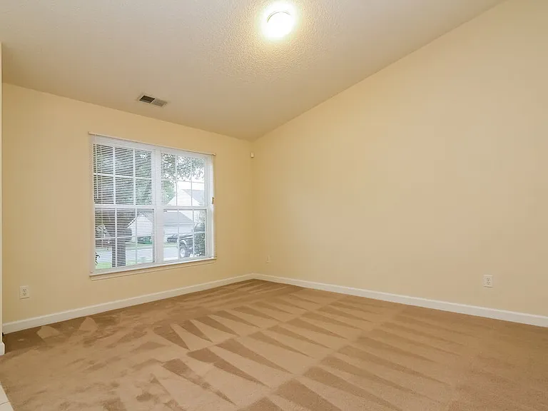 1028 Jordans Pond Ln — Photo 6