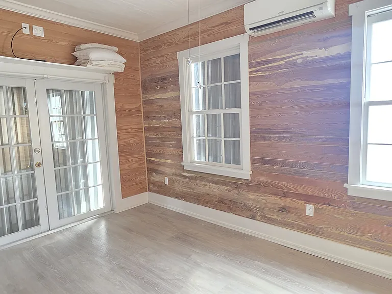 409 Fleming St — Photo 2