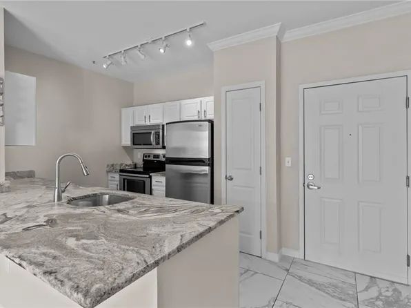 1000 Providence Pl APT 286, Providence, RI 02903