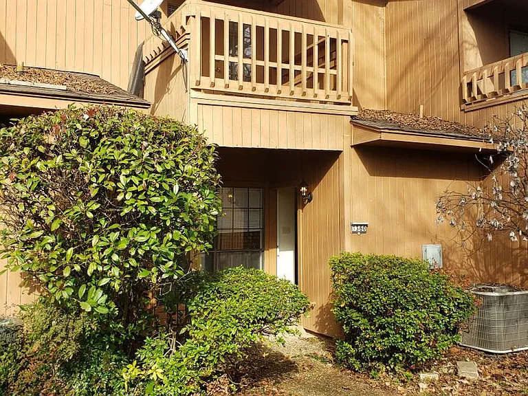 3360 Eastwood Dr — Photo 13