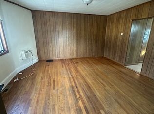 904 Broadway Ave #2, Mattoon, IL 61938