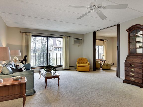 5th image of 10401 Cedar Lake Rd Unit 301