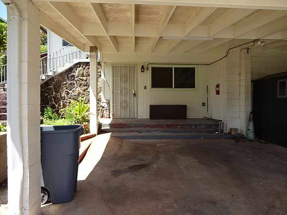 2nd image of 2746 Liliha St