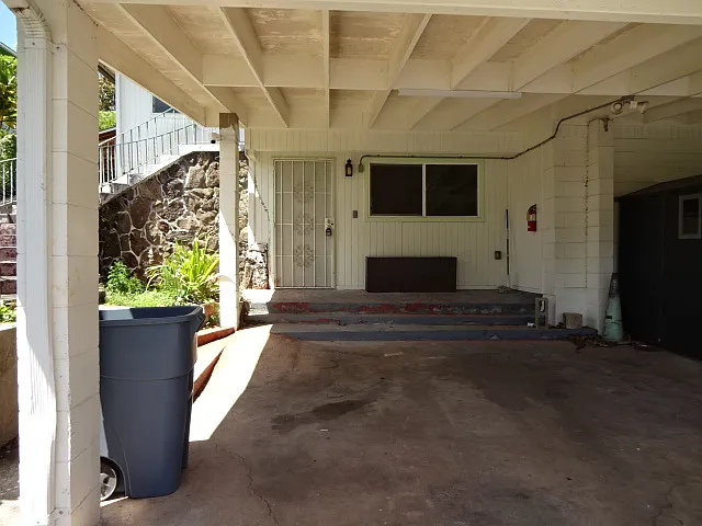 Building Photo - 2746 Liliha St