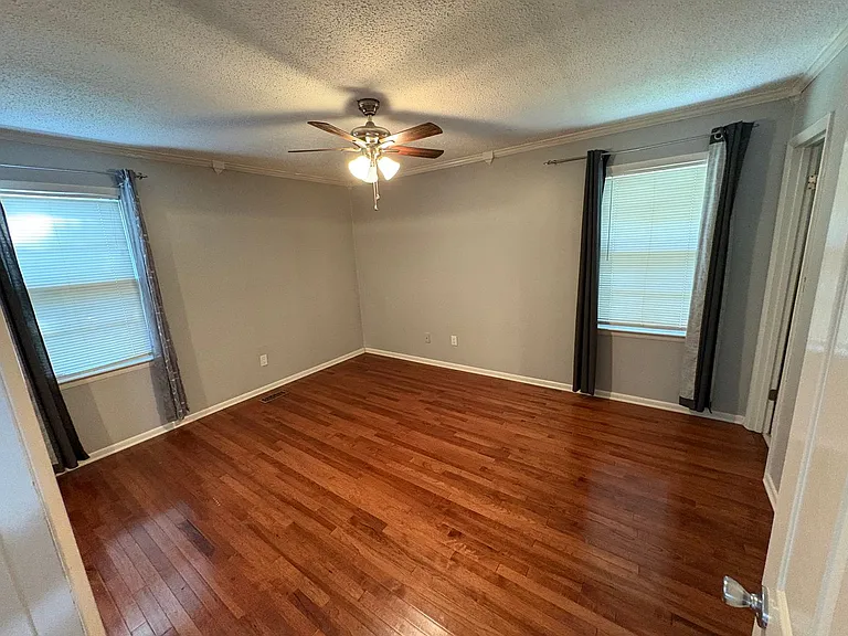 125 Meadow Dr — Photo 8