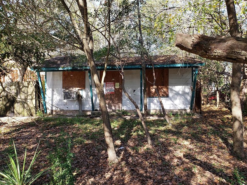1st image of 204 W Ellaine Ave