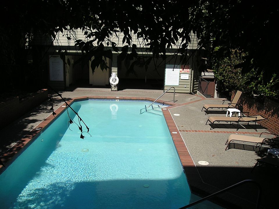 1st image of 10711 Meridian Ave N APT 409B