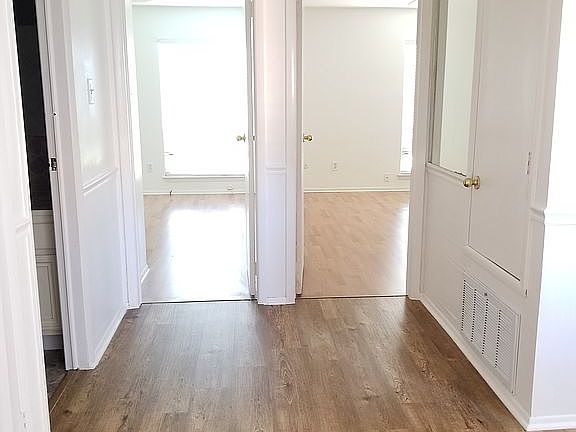 3rd image of 12047 S Fairhollow Ln