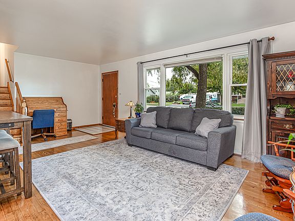 4th image of 5443 W 83rd Pl