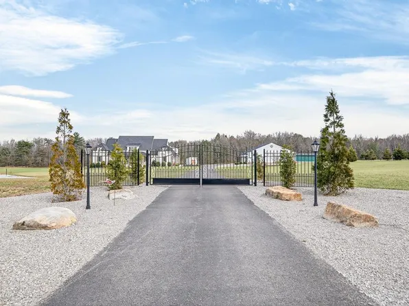 1451 N Les Franklin Rd, Jamestown, TN 38556