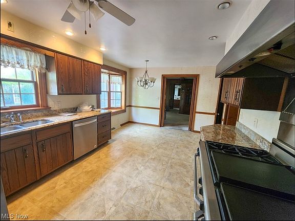4th image of 4416 Williamsburg Dr
